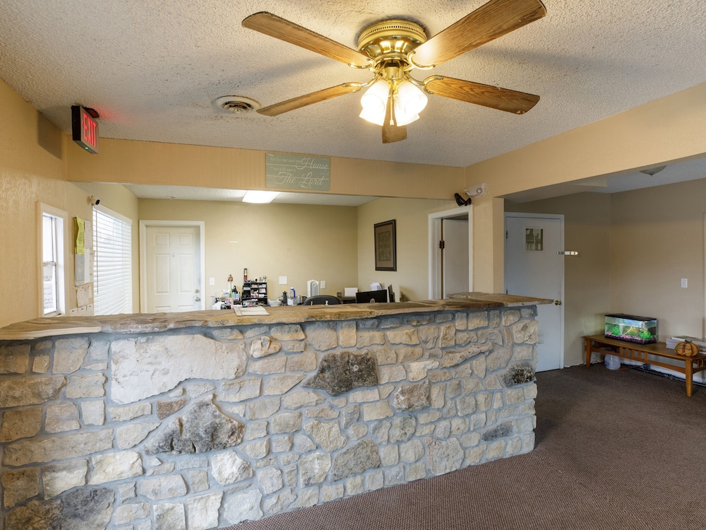 Hotel Branson MO 165 5/33