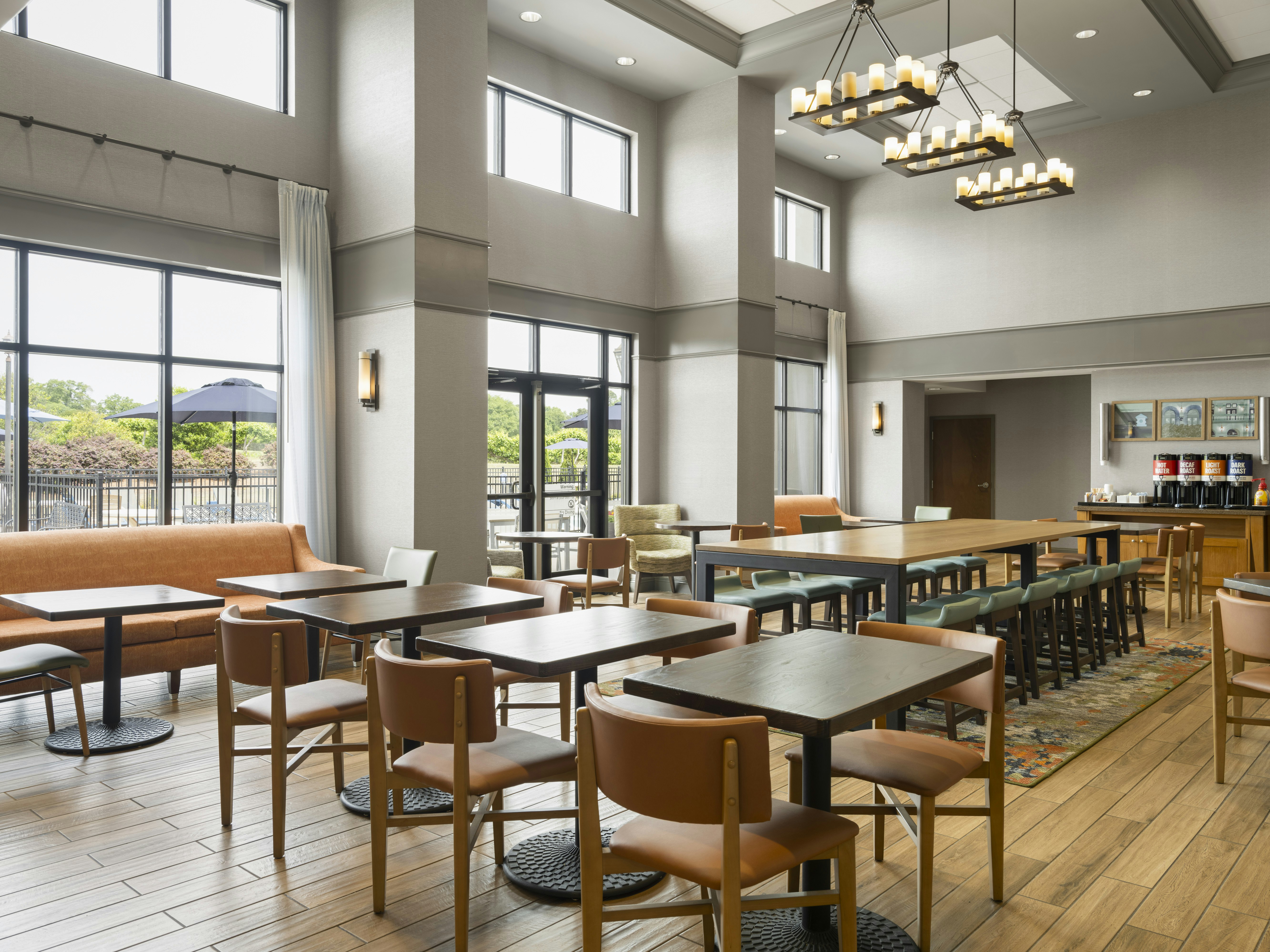 Hampton Inn & Suites Braselton 38/57