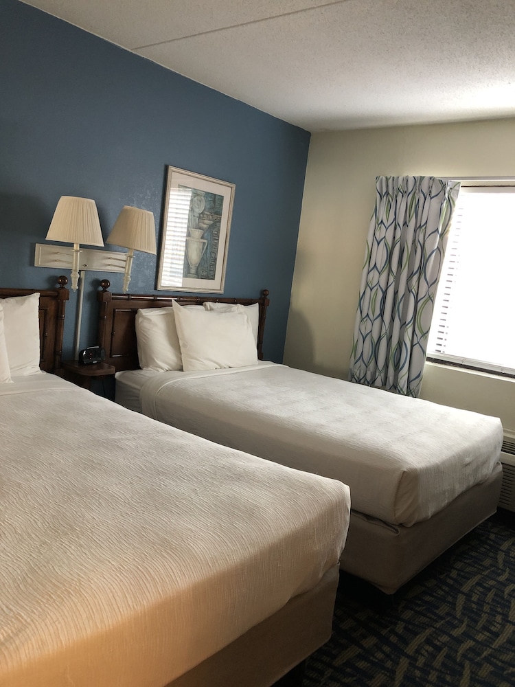 MULTIPLE BEDROOMS, FAMILY, TERRACE