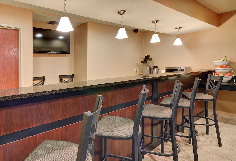 Cobblestone Inn Amp Suites Big Lake Tx 63/80