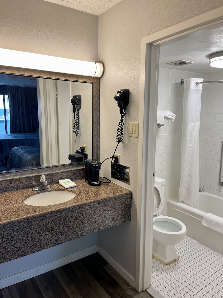 Wilkes Barre Inn And Suites 47/50