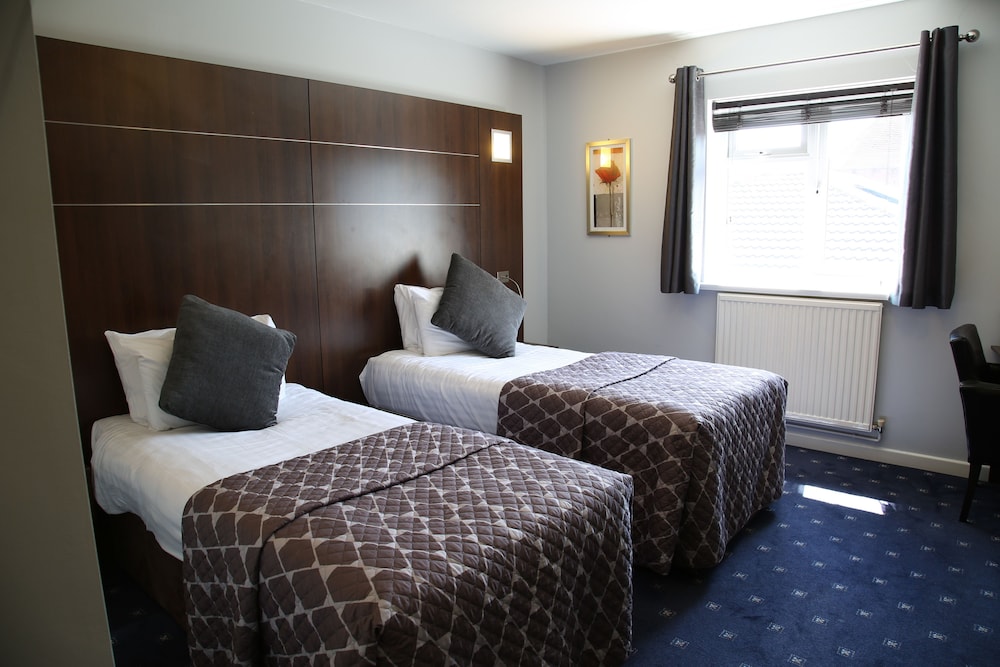 BUSINESS, TWIN BEDS