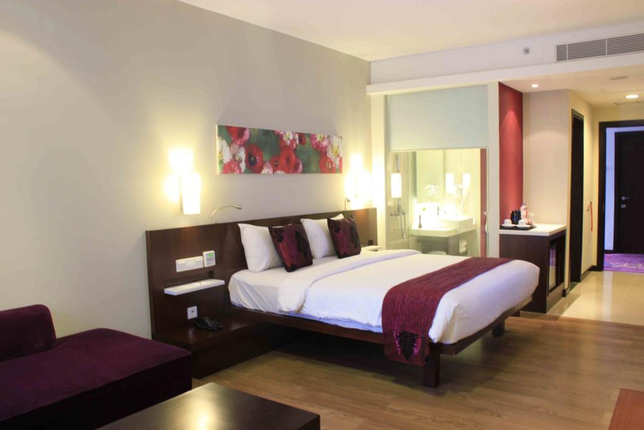Mercure Regency Hotel Makassar 12/23
