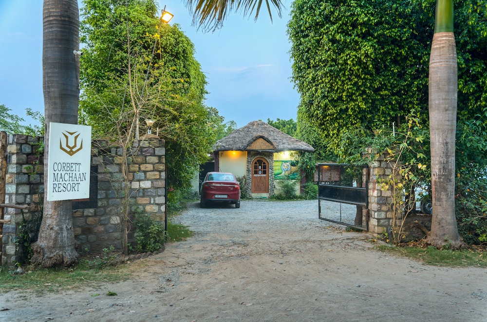 CORBETT MACHAAN RESORT 36/50