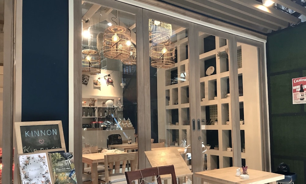 Kinnon Deluxe Hostel Coworking Cafe 35/44