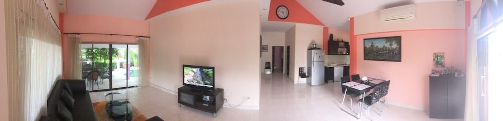 Baan Dusit 13/23
