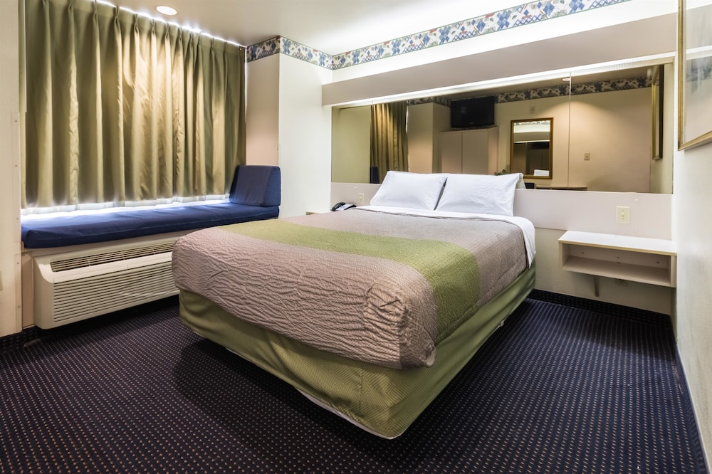 Motel6 Fort Worth, TX - Burleson 40/60