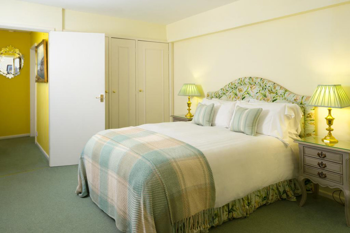 Marlborough Arms Hotel 9/41