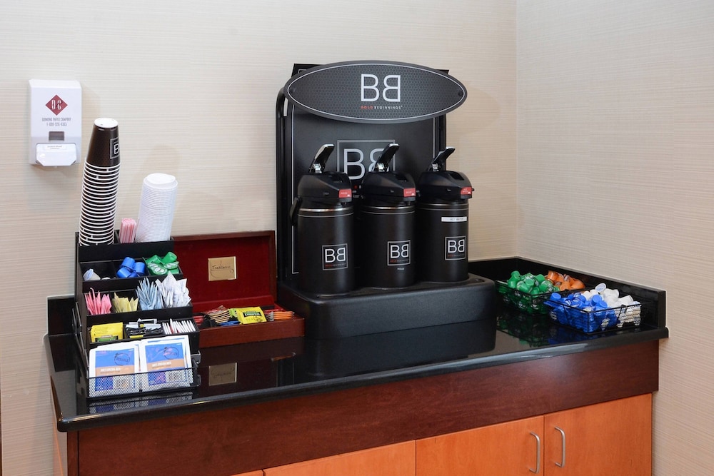 Fairfield Inn Suites By Marriott Roanoke Hollins I 81 20/26