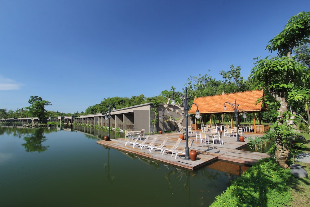 The Westlake Resort Yogya 2/57