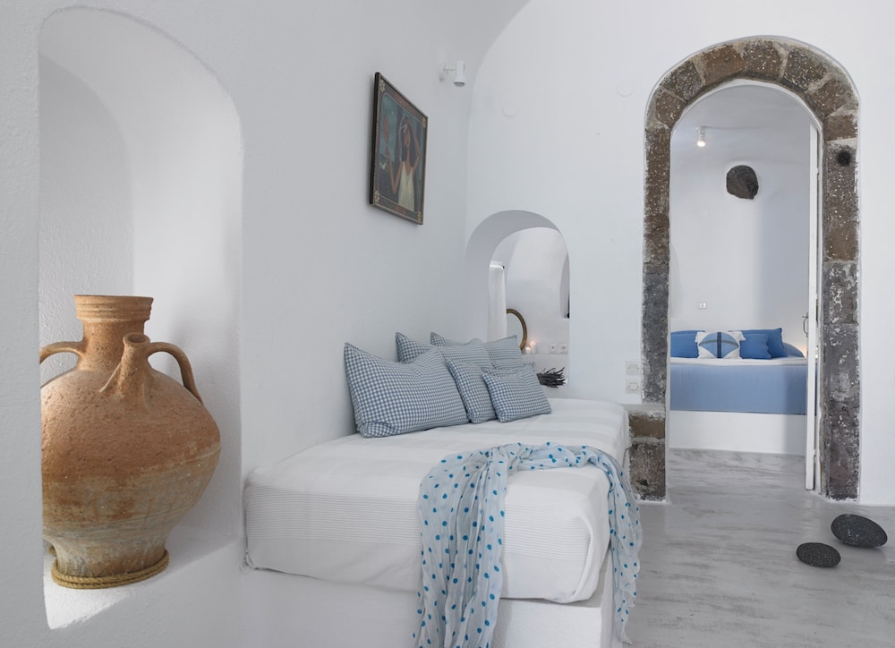 Altana Heritage Suites 8/14