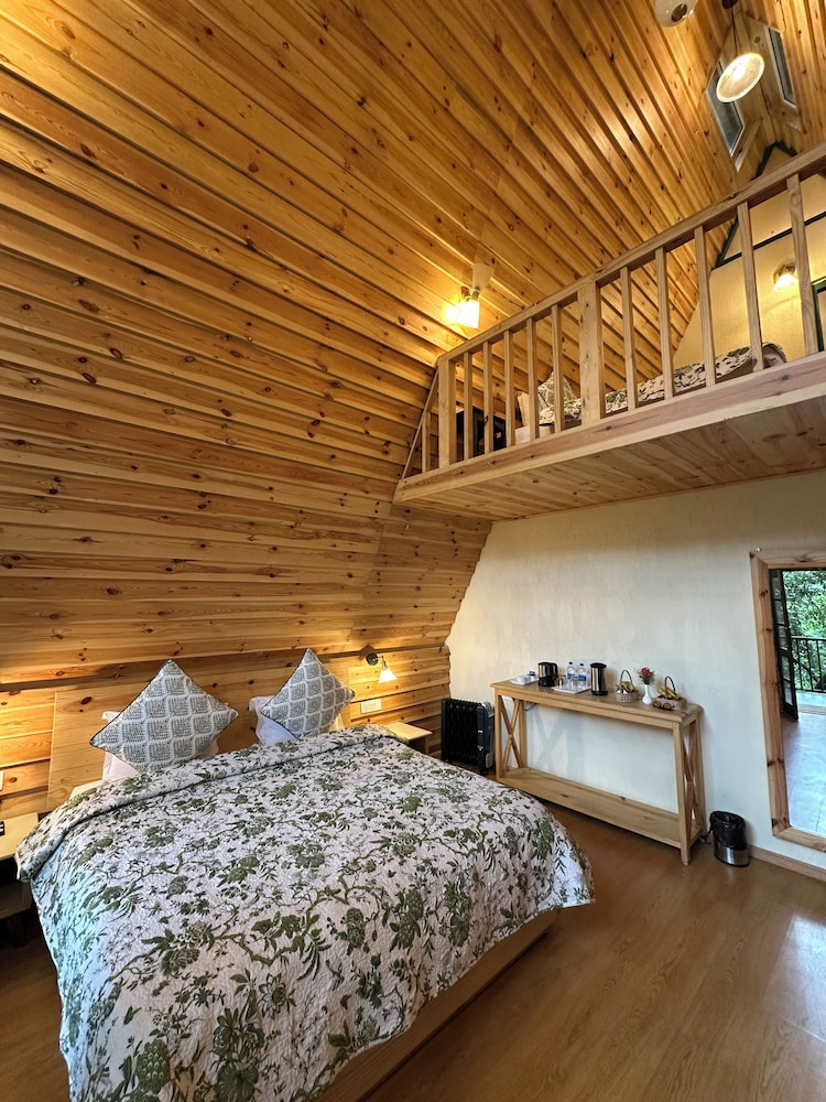Latitude 29 By The Lake Resort 19/50