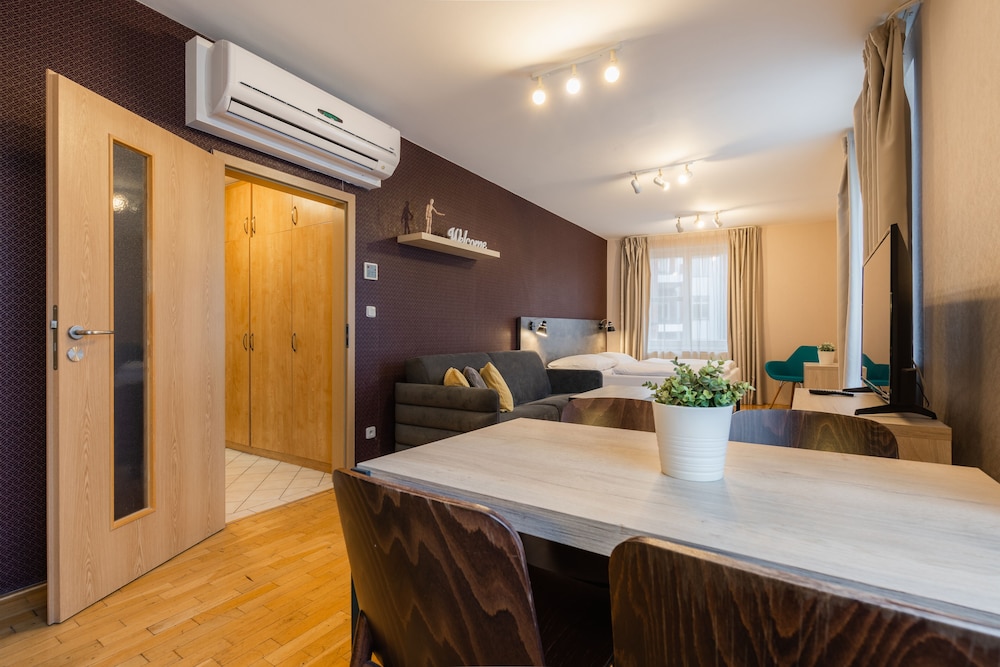 EA ApartHotel Melantrich 21/47