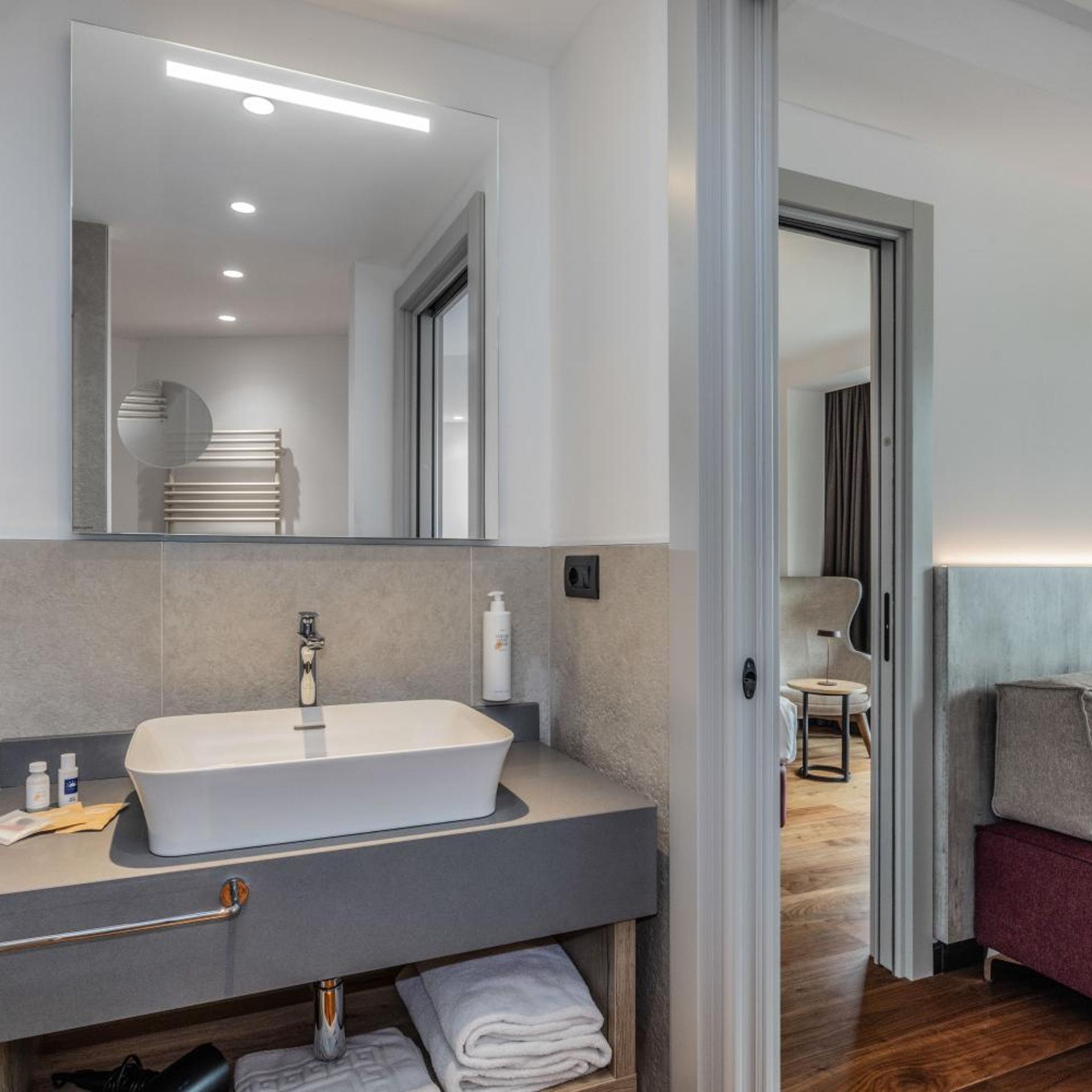 جناح عائلي بشرفة، Hotel Garda 6/8