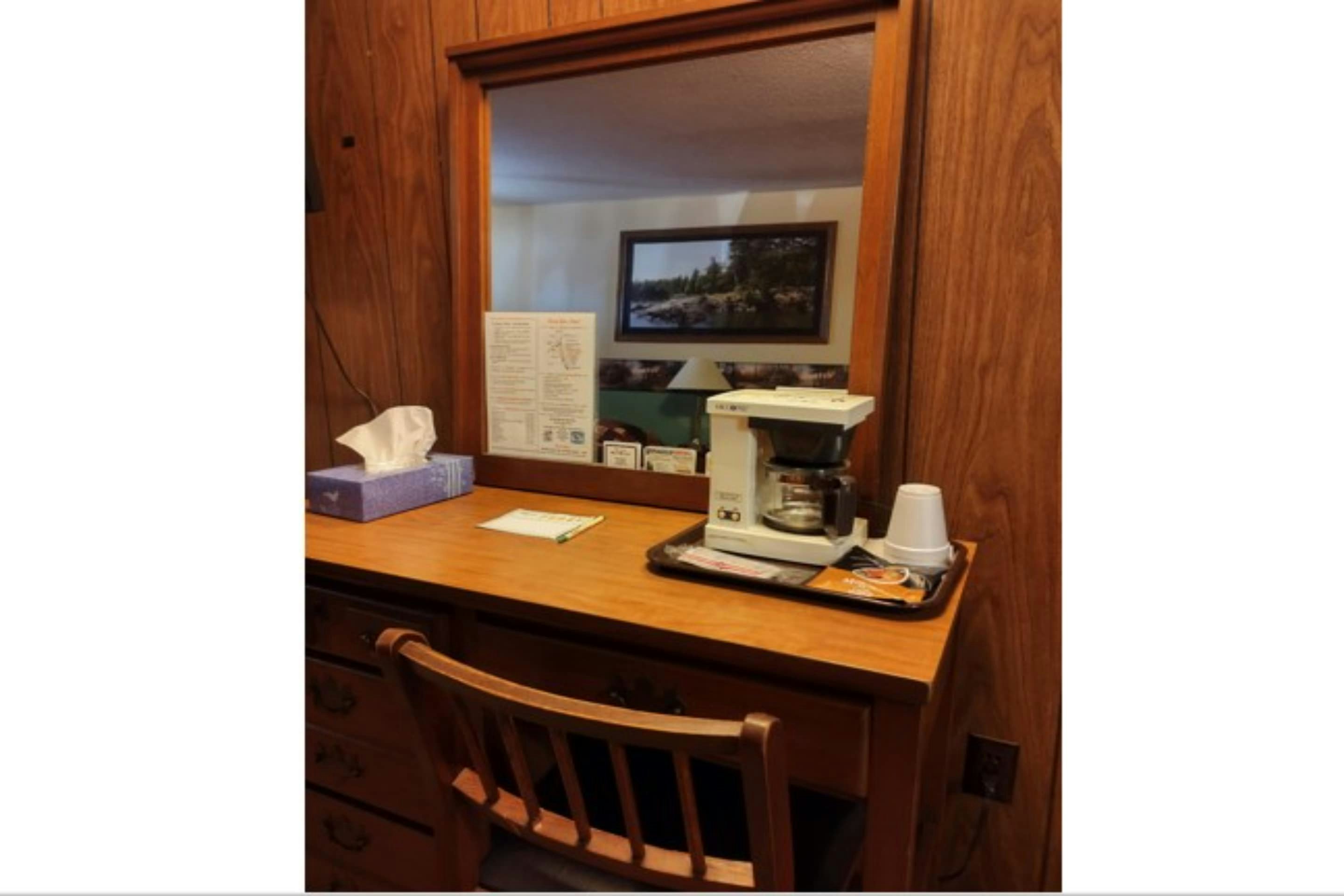 Hotels Voyageur at International Falls MN 18/25