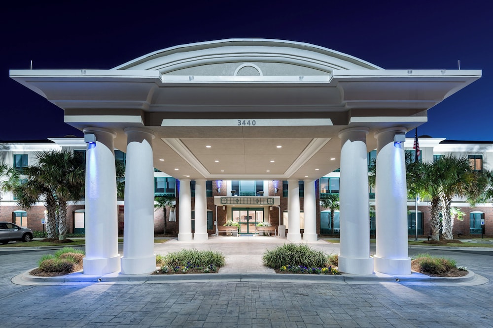 Holiday Inn Express and Suites Florence I-95 and I-20 Civic Ctr, an IHG Hotel 2/70