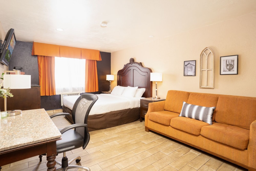 Quality Inn Suites Near the Border 46/67