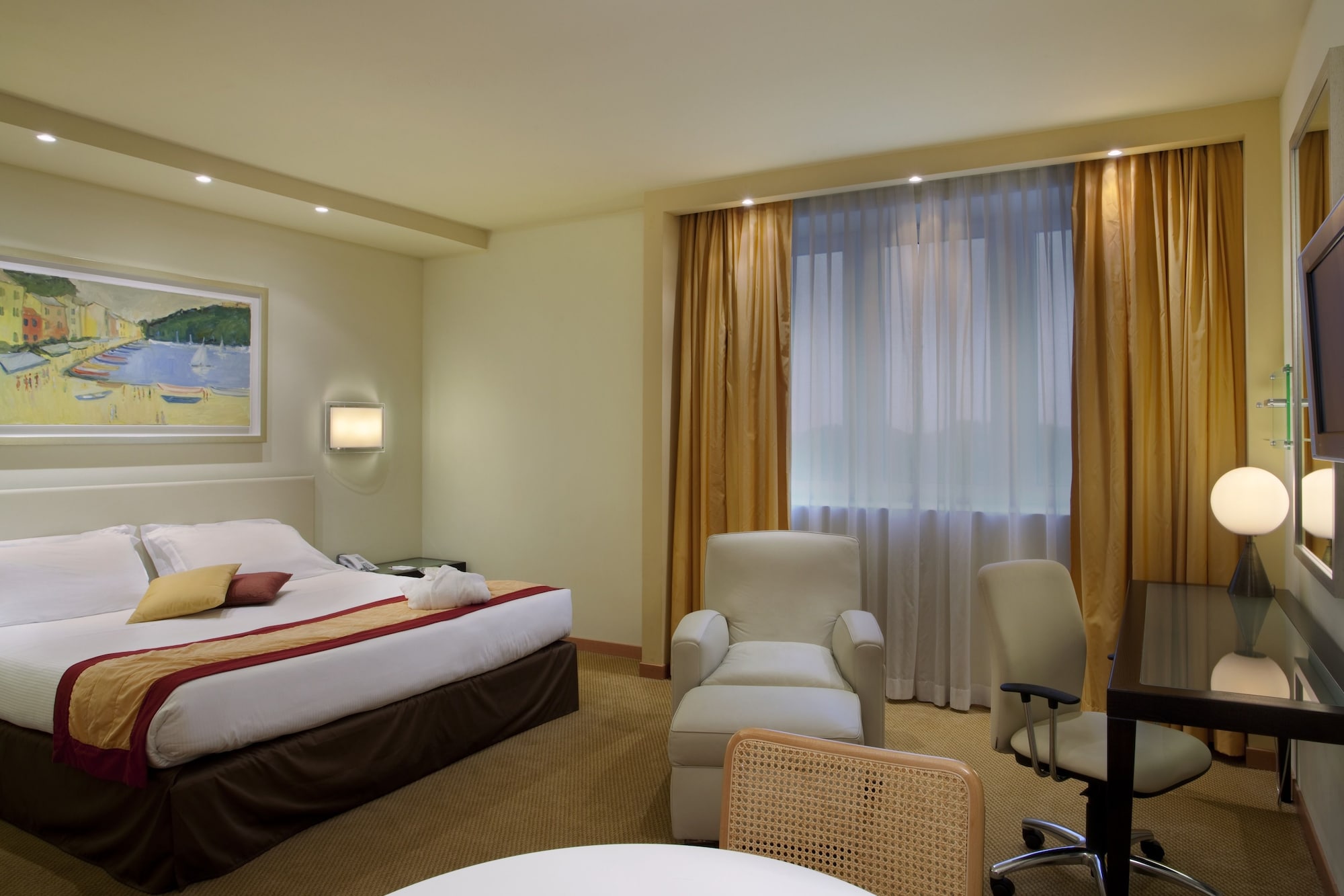 PREMIUM, KING BED