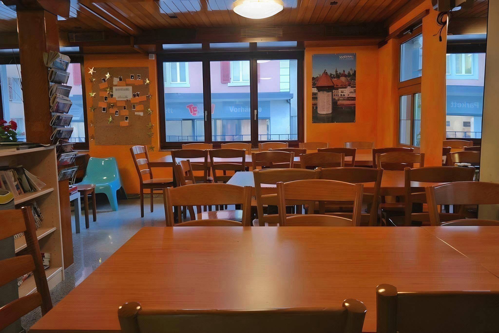 Bellpark Hostel 16/24