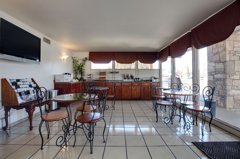 Americas Best Value Inn Uvalde 25/31