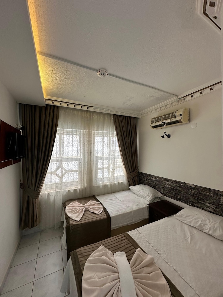 SYEDRA HOTEL 16/22