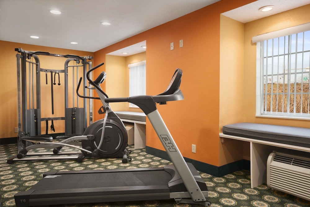 Microtel Inn Suites By Wyndham Albany Airport 26/49