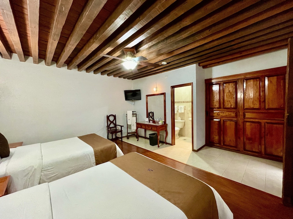 Hotel Puebla Plaza 31/50