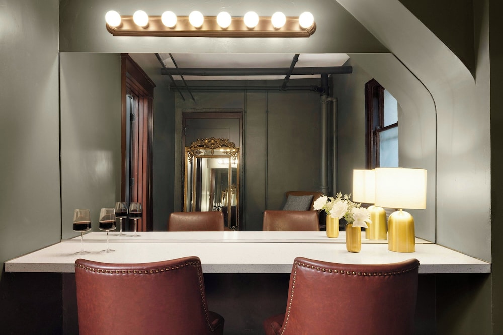 AC Hotel by Marriott Detroit at the Bonstelle 24/54
