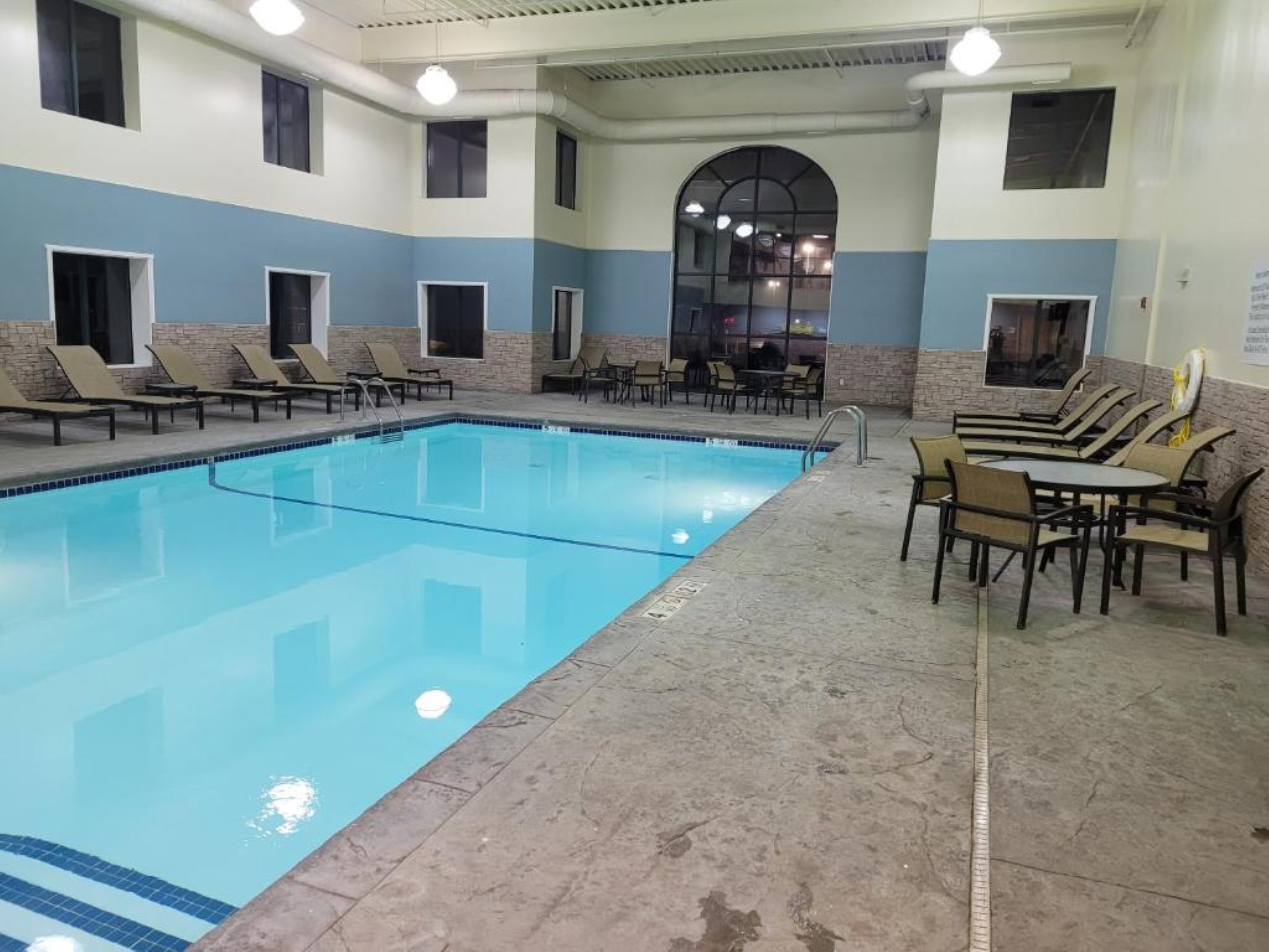 Holiday Inn Express Hotel Suites Buffalo Airport 4/58
