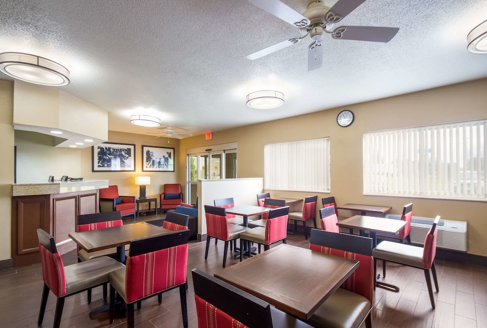 Quality Inn & Suites Green Bay - Ashwaubenon 38/50