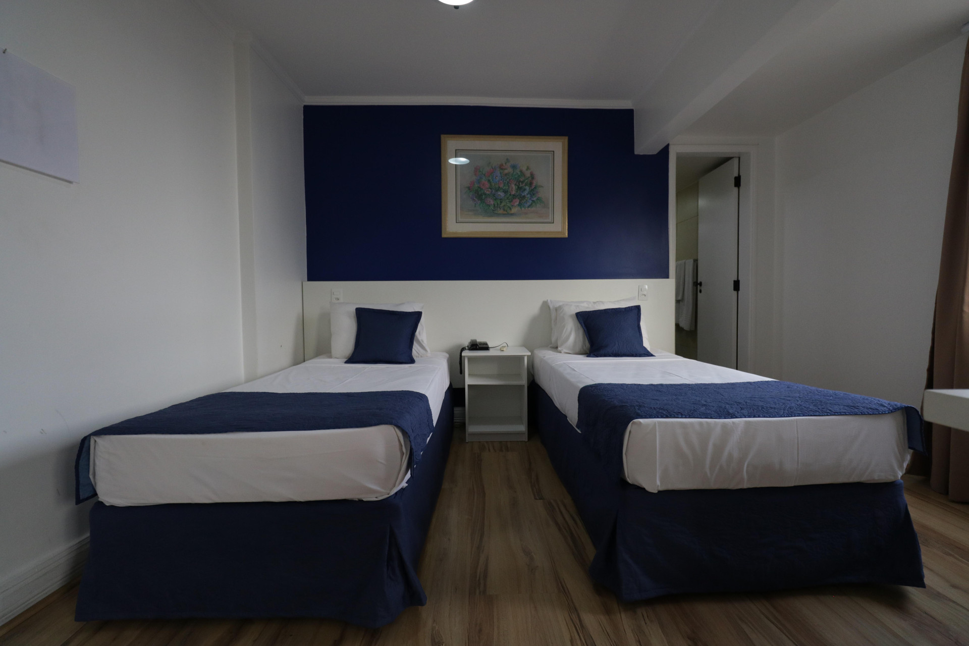 Deluxe, Apartment, Street View