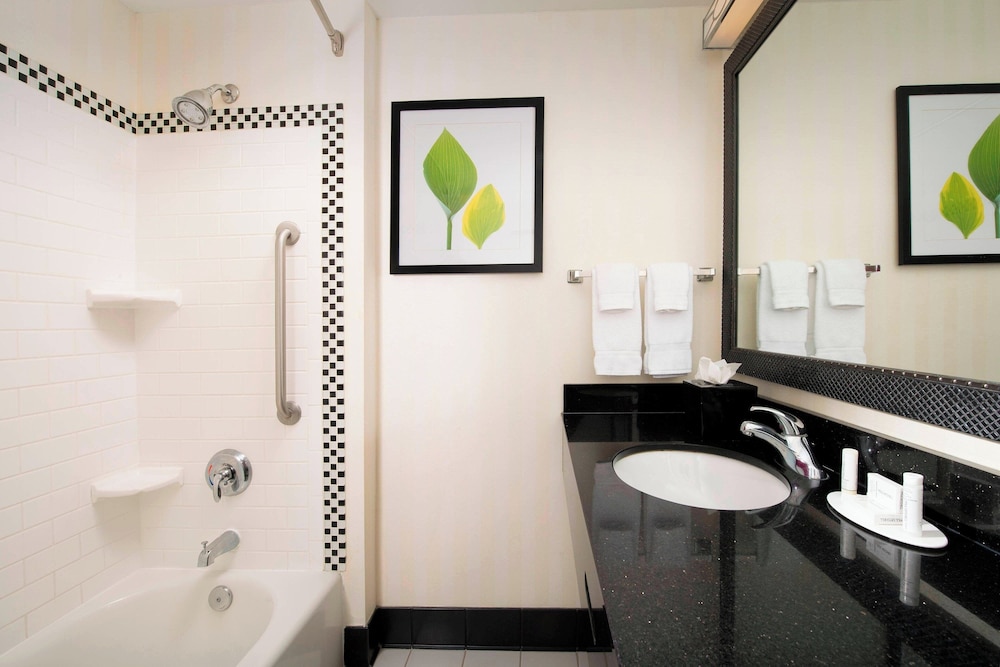 غرفة بسريرين كوين لذوي الإعاقة، Fairfield Inn and Suites Miami Airport South 3/3