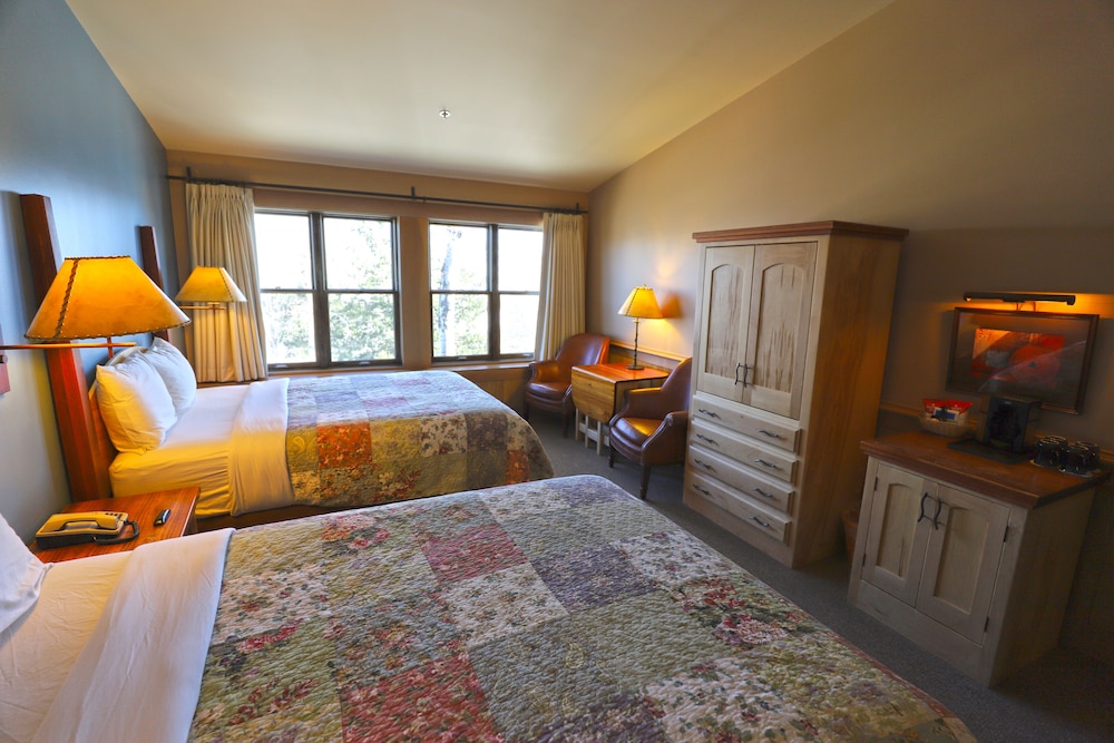 Sun Mountain Lodge 7/82