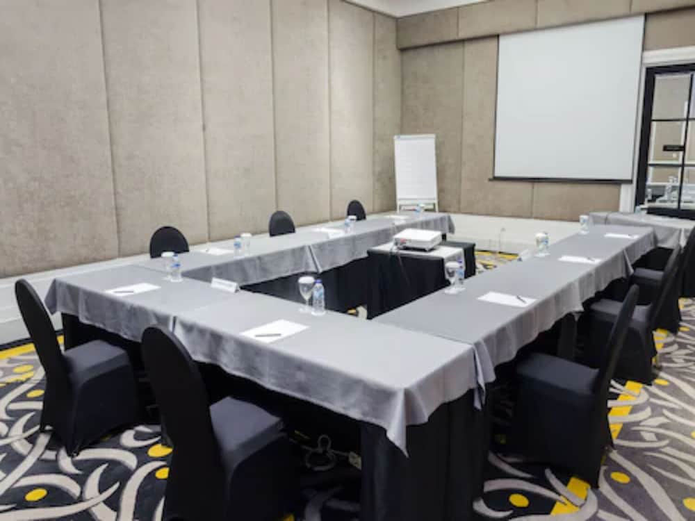 Hotel Ciputra World Surabaya managed by Swiss-Belhotel International 65/76
