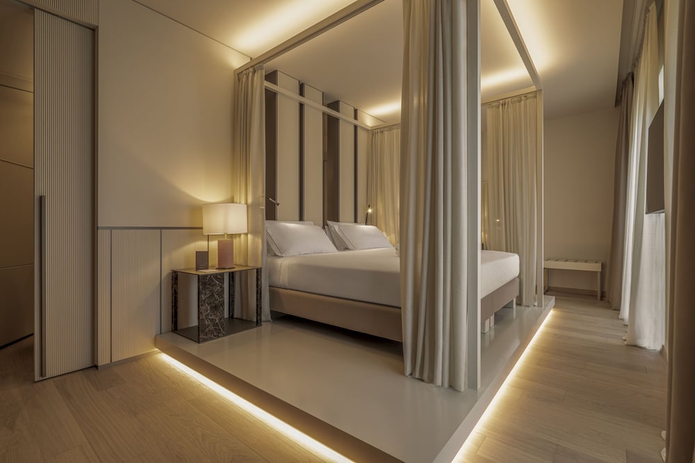 Perla, King Bed, Lake View