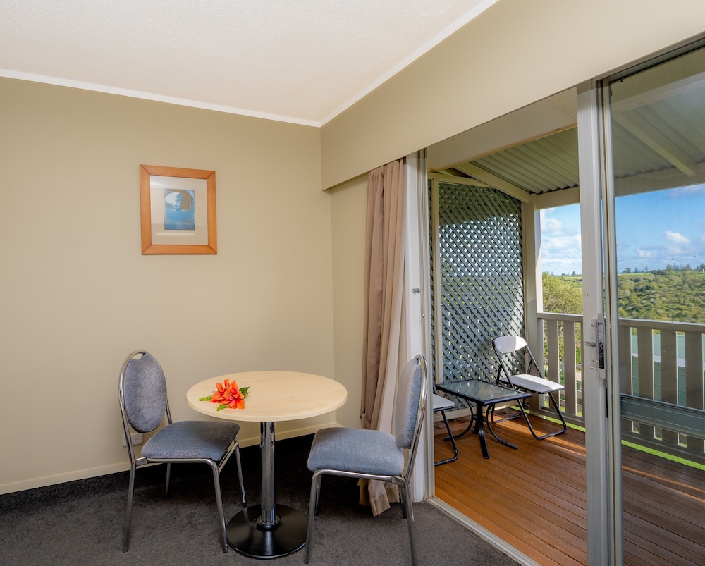 South Pacific Resort Hotel 23/50