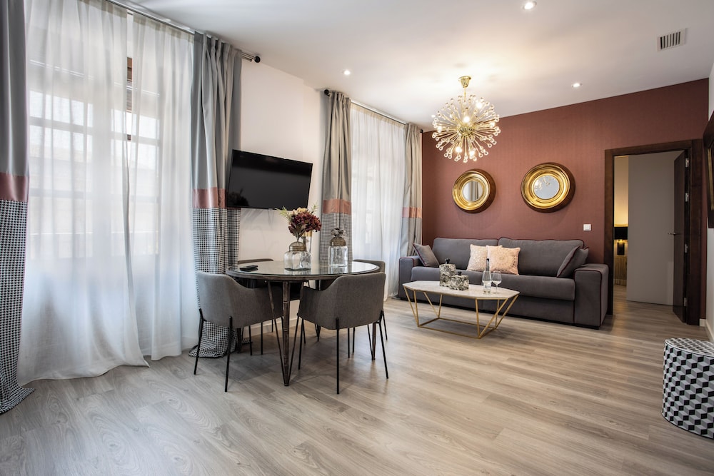 Bibo Suites Plaza Nueva 36/48