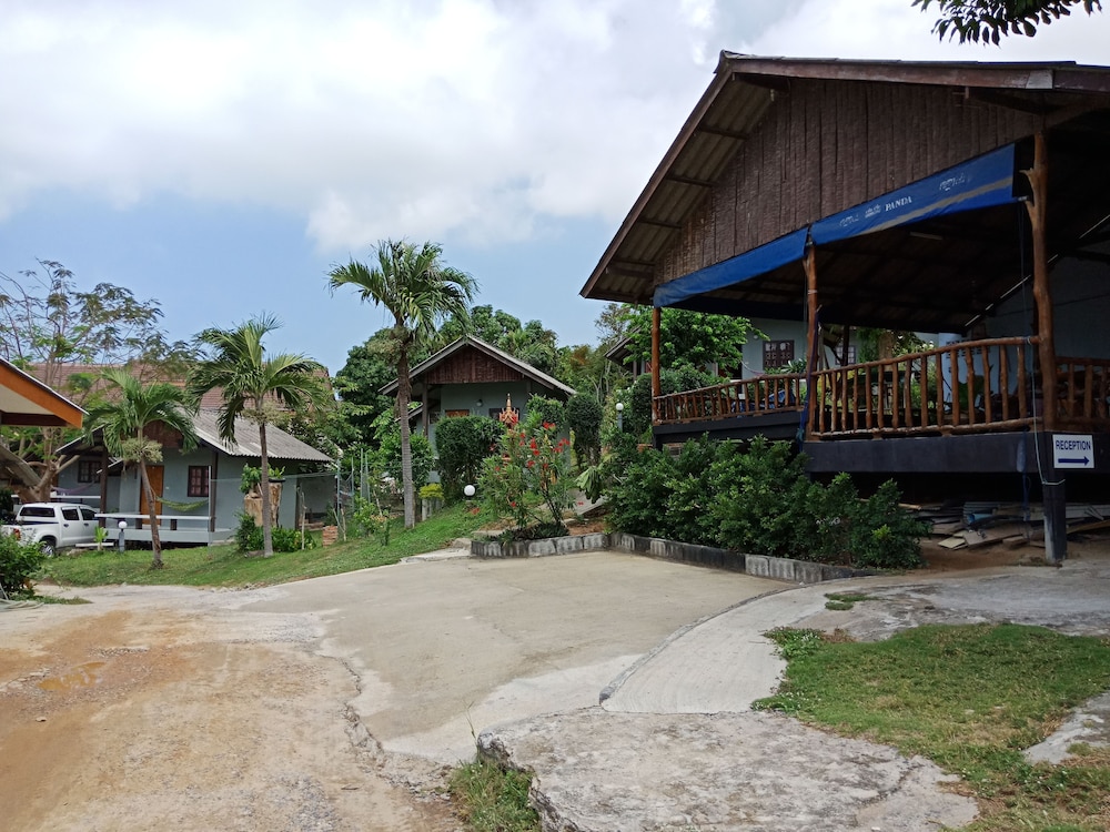 Phupha Bungalow 11/48