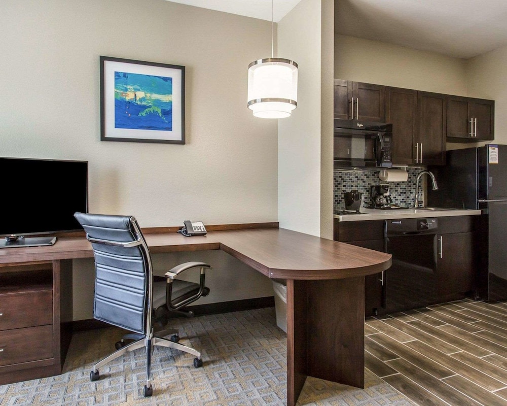 MainStay Suites Midland TX 41/44