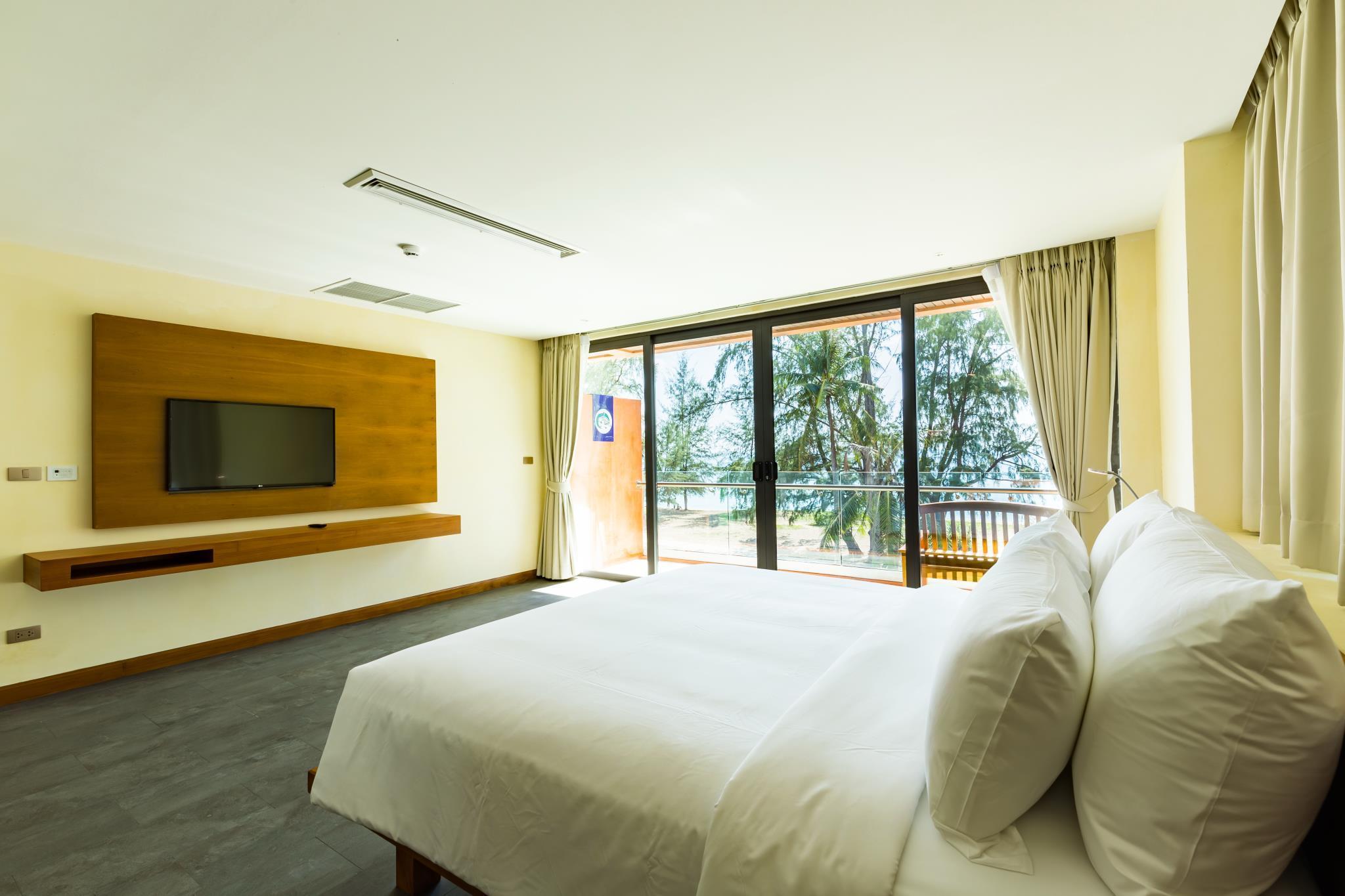 Suite, Beach Front