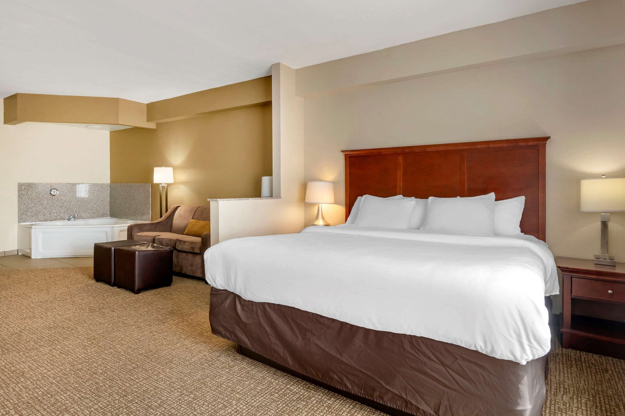 جناح بسرير كينج مع أريكة، Comfort Suites Ocala - North 2/10