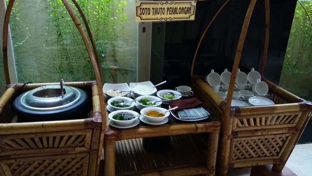 Hotel Namira Syariah Pekalongan 42/61