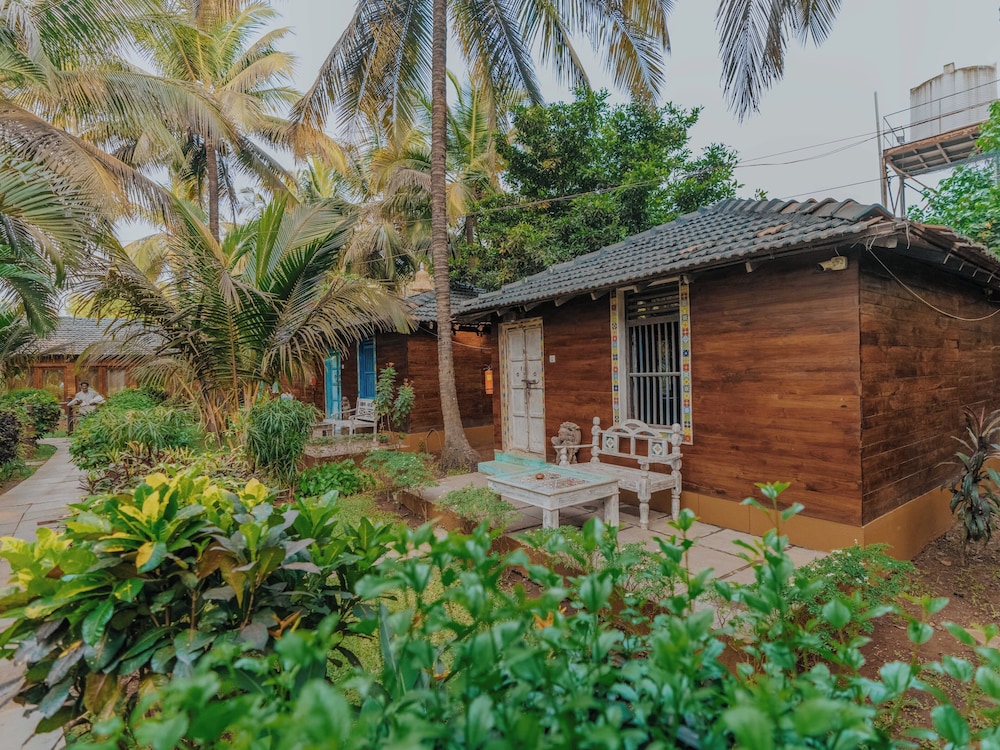 Leela Cottages 52/53