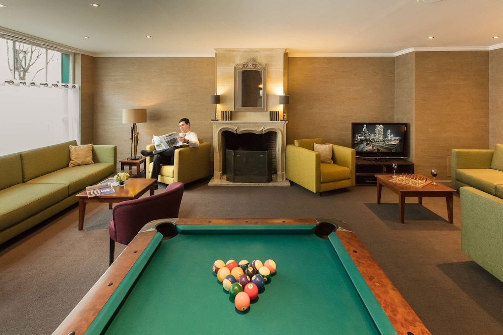 Hotel Montbriand Antony 25/44