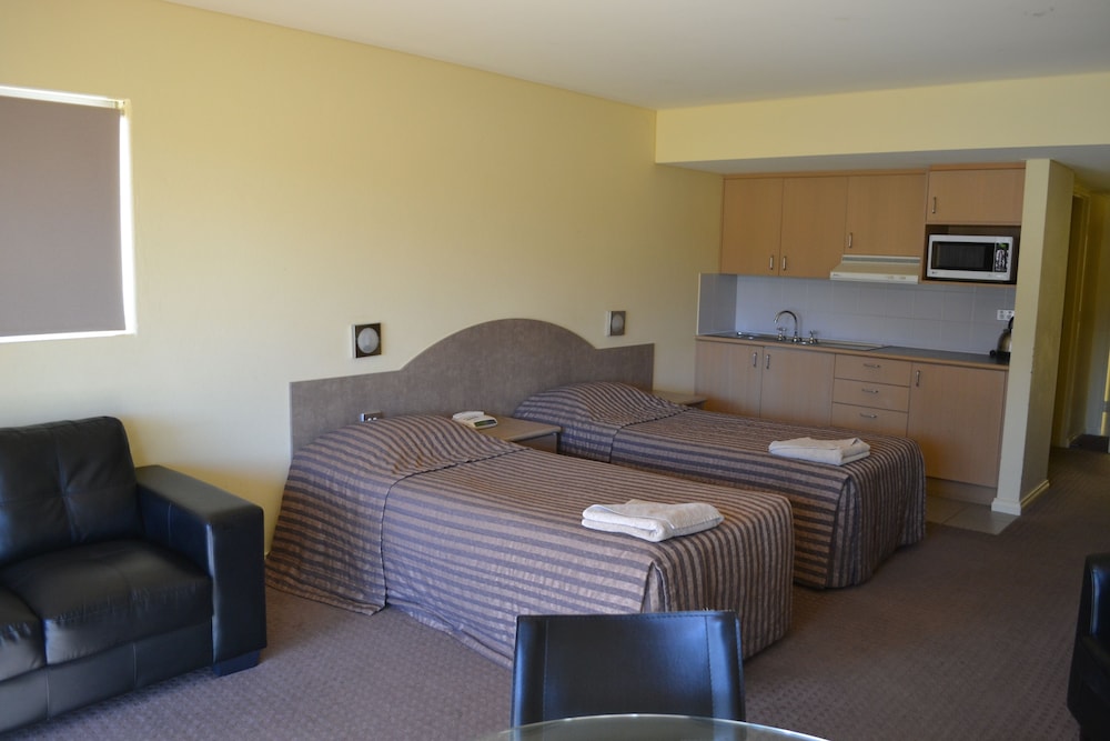 Yarrawonga Mulwala Golf Club Resort 22/86