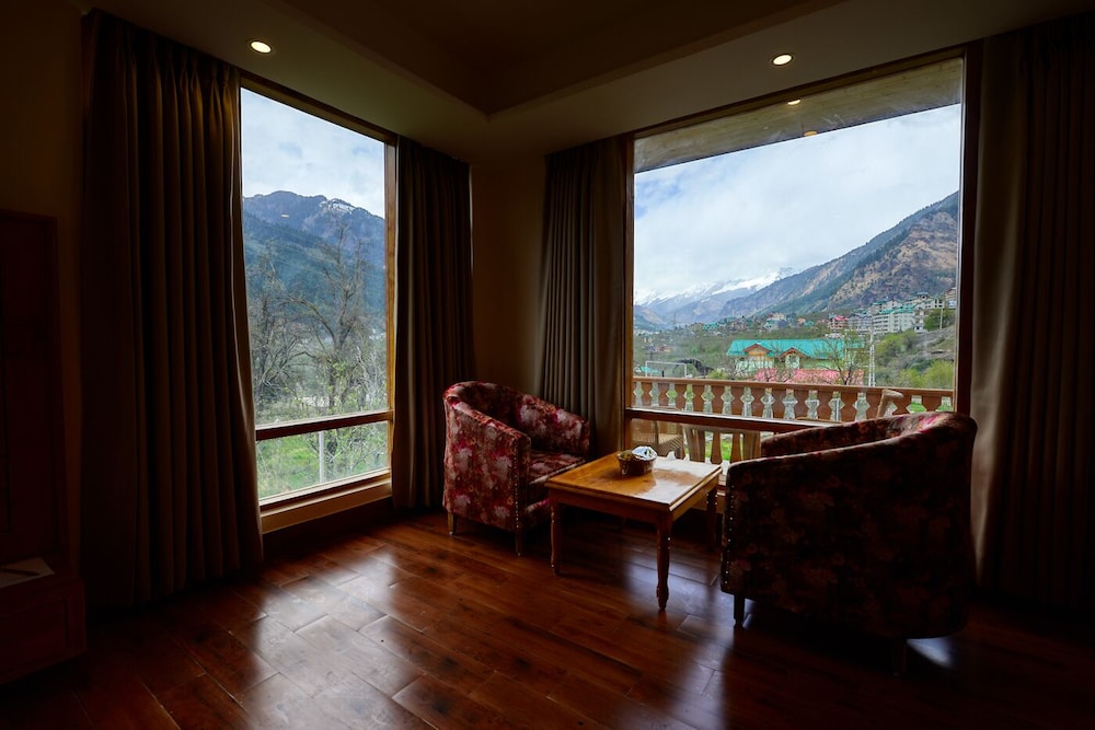 Clarks Inn Suites Manali 18/36