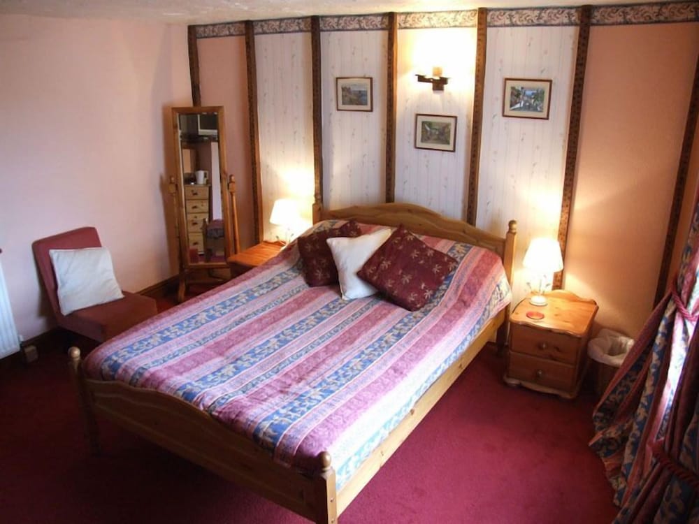 The West Country Inn 16/61