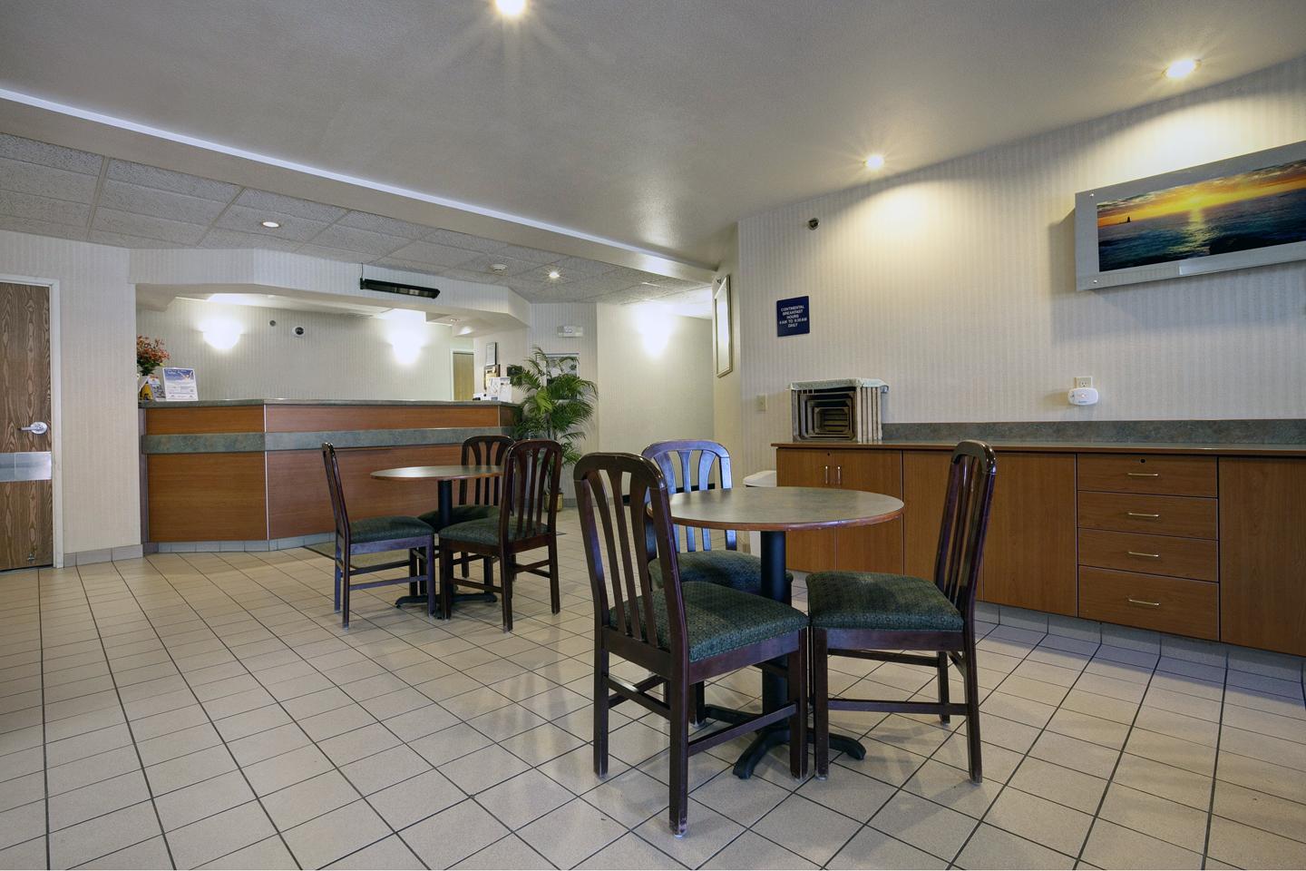 Americas Best Value Inn Suites Racine 24/27