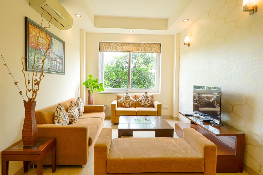 Ahuja Residency Sector 44 Noida 18/39
