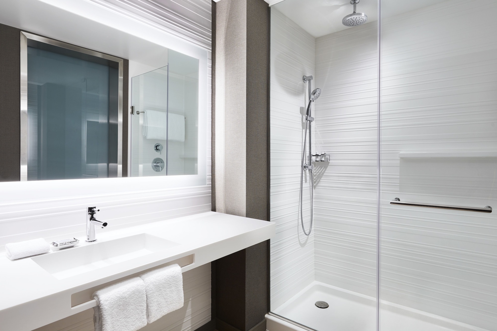 غرفة ديلوكس ركنية بسرير كينج بإطلالة على المدينة مع أريكة، Ac Hotel Portland Downtown Waterfront By Marriott 3/4